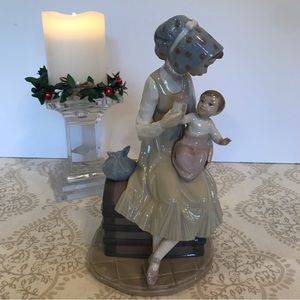 Vintage Lladro Mother Feeding Her Baby Porcelain Figurine Retired